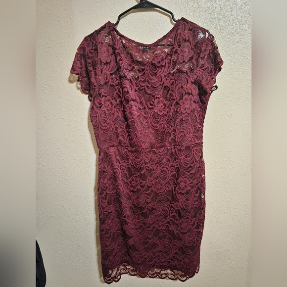 Women's Burgundy Lace Dress - Picture 2 of 10